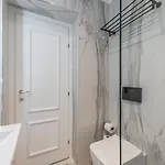 Piazza Luxury 아파트