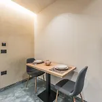 Piazza Luxury * 티라나