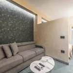 Piazza Luxury 티라나