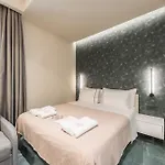 Piazza Luxury 티라나