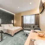 Piazza Luxury * 티라나