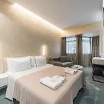 Piazza Luxury * 티라나