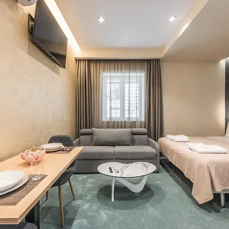 Piazza Luxury * تيرانا