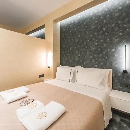 Piazza Luxury * تيرانا