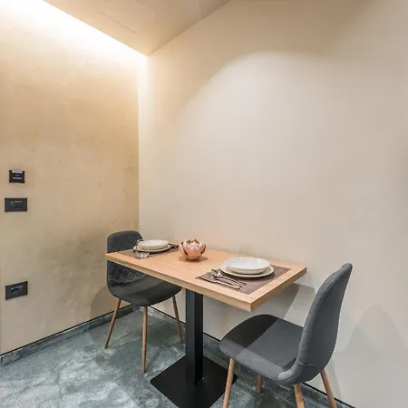 Piazza Luxury * تيرانا