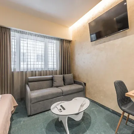 Piazza Luxury تيرانا