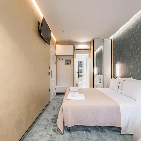 Piazza Luxury تيرانا