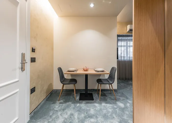 Piazza Luxury アパート