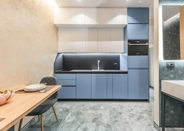 アパート Piazza Luxury ティラナ