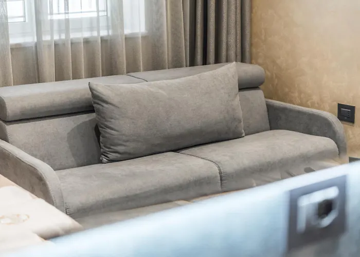 Piazza Luxury ティラナ