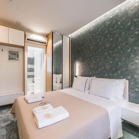 Piazza Luxury *
