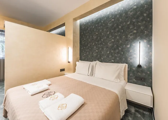 Piazza Luxury * Tirana