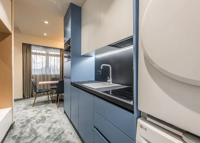 Piazza Luxury * 地拉那